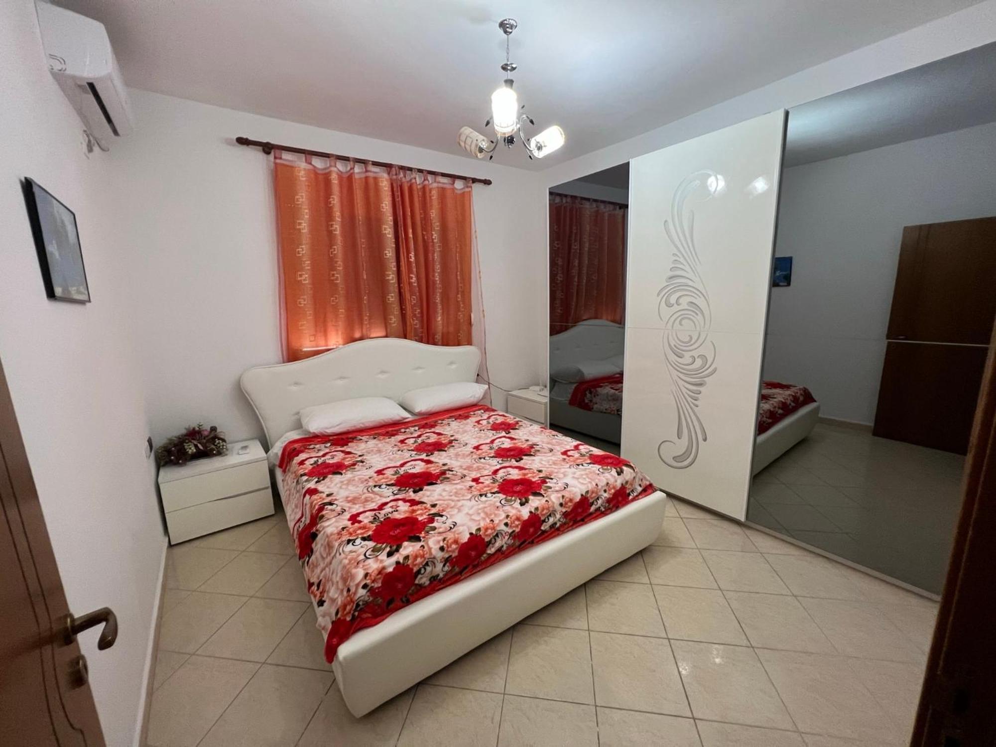 Vivi La Tua Vacanza Con L'Appartamento 1 Di Ervin! Enjoy Your Holiday With Ervin'S Apartment 1! فلورا المظهر الخارجي الصورة